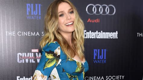 Elizabeth Olsen Reveals Red Carpet Gowns Make Her Feel Very。